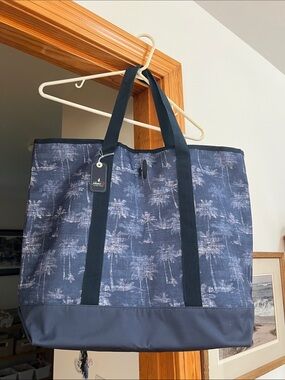 Johnnie-O tote